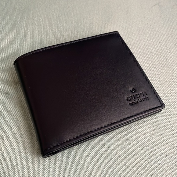 Authentic Gucci Bi-Fold Leather Wallet - Picture 3 of 11